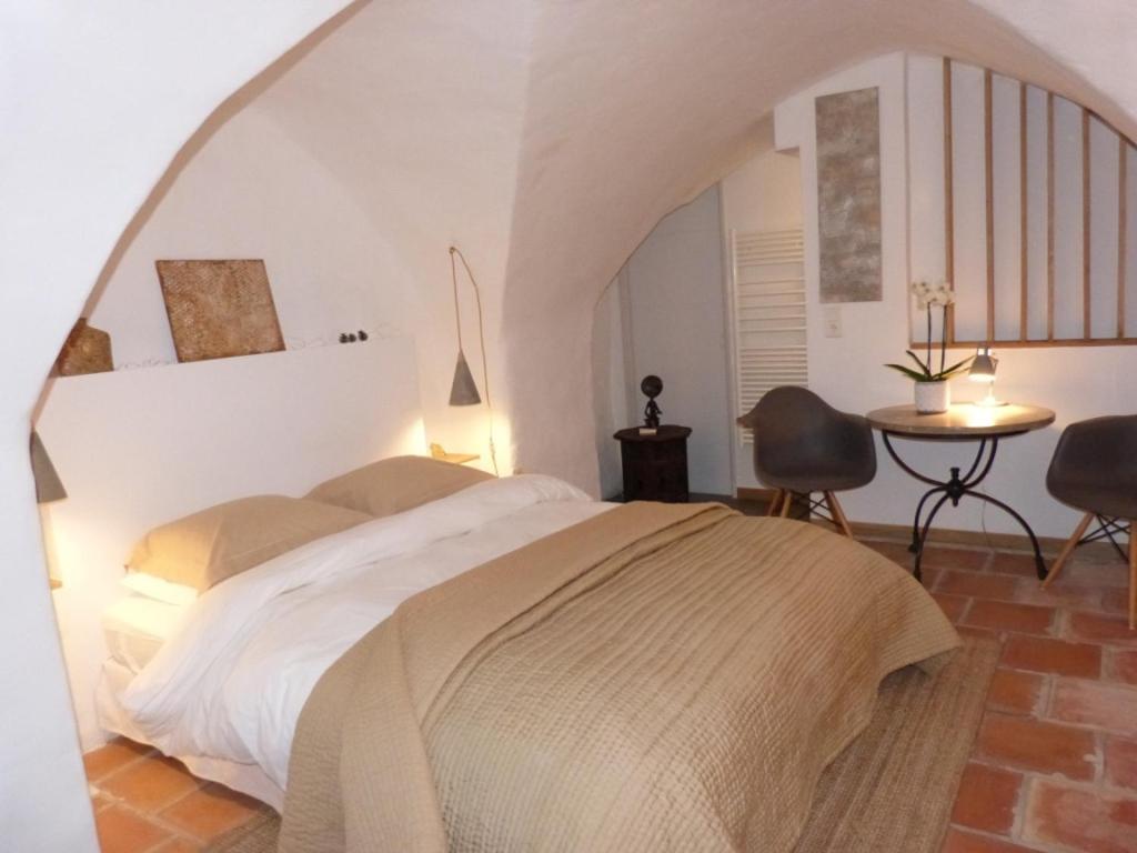 B&B / Chambre d'hôtes le tilleul 1 rue des tilleuls 30250 Villevieille