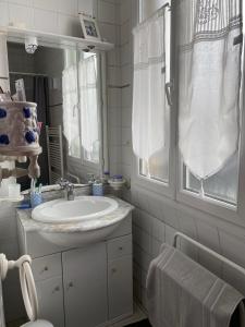 B&B / Chambre d'hôtes Le Trianon 6 rue du Trianon 53410 Le Bourgneuf-la-Forêt Pays de la Loire