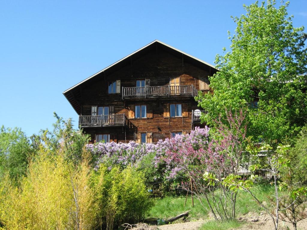 Le Vieux Chalet 38 Route de Chalvet, 05200 Embrun