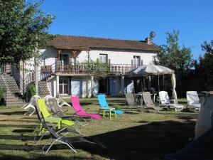 B&B / Chambre d'hôtes Leclosdipontine l'école des demoiselles 1, Rue de l'égalité 63230 Pontgibaud Auvergne