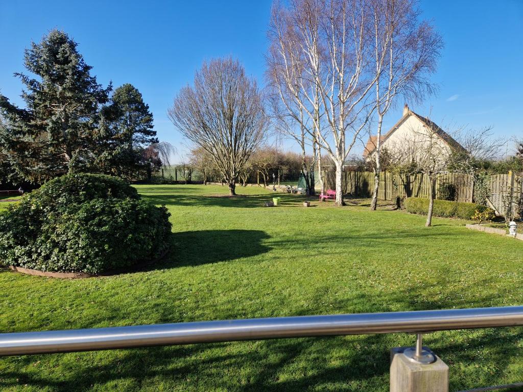 B&B / Chambre d'hôtes Leira 38 Rue du Gén de Gaulle 14970 Saint-Aubin-dʼArquenay