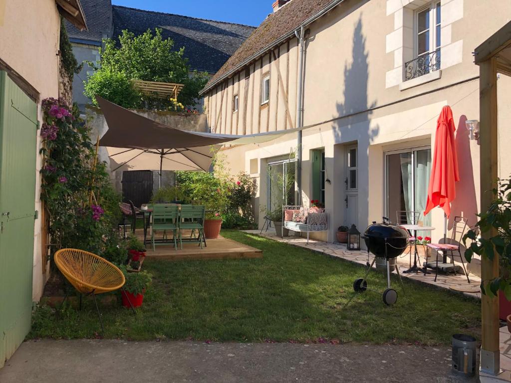 B&B / Chambre d'hôtes Les 3 échoppes 2 Rue d'Artigny 37530 Chargé