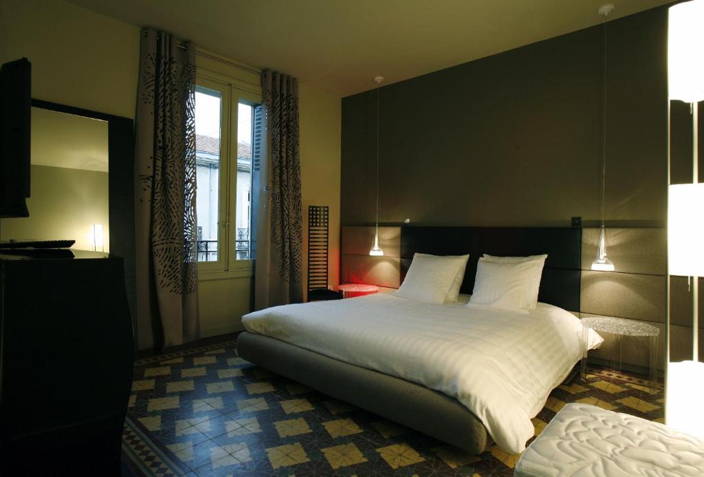 B&B / Chambre d'hôtes Les 4 étoiles 3 Rue Delmas 34000 Montpellier