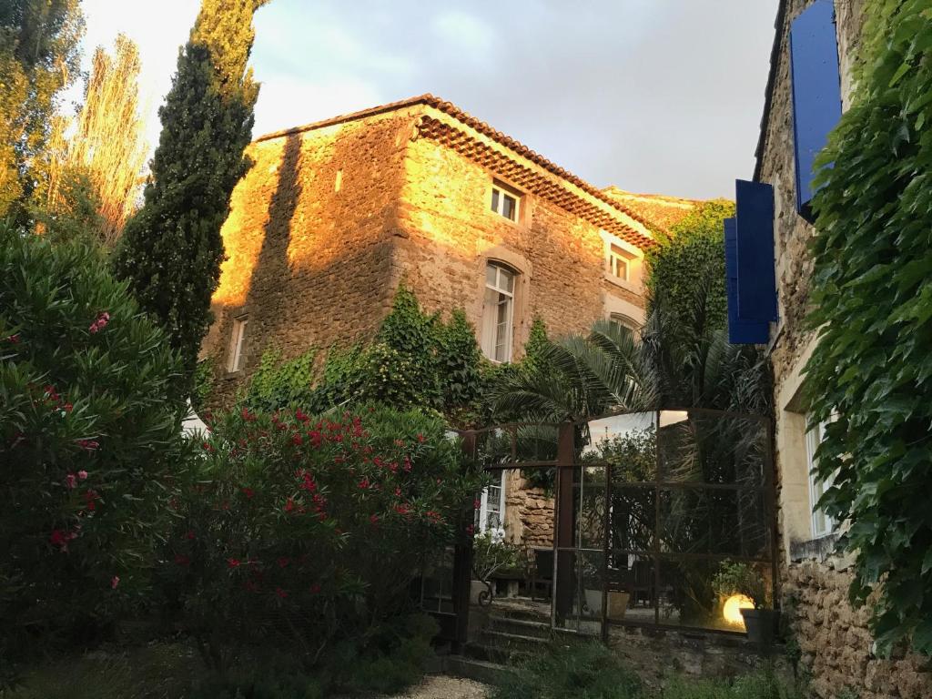 B&B / Chambre d'hôtes Les Aiguières en Provence 80 rue de la Fontaine d'Argent 26790 Suze-la-Rousse