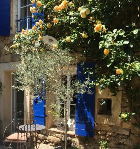 B&B / Chambre d'hôtes Les Aiguières en Provence 80 rue de la Fontaine d'Argent 26790 Suze-la-Rousse Provence-Alpes-Côte d\'Azur