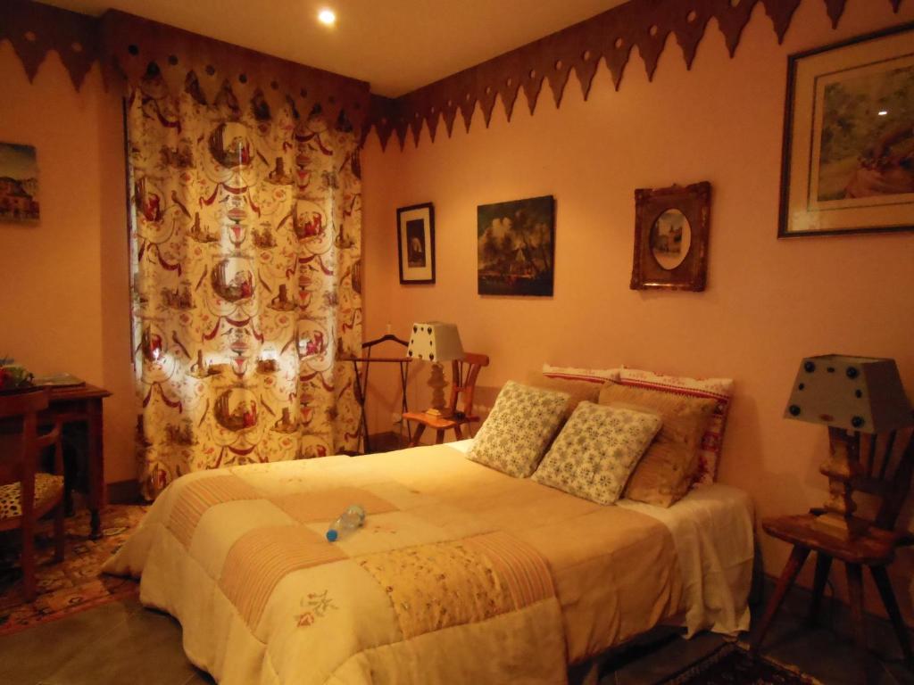 Les Bains Bed & Breakfast 13 Bis Grande Rue, 89400 Cheny