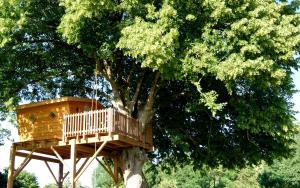 B&B / Chambre d'hôtes Les Cabanes de Gros Bois Gros Bois 12 Rue du Puits 79370 Prailles Deux-Sèvres