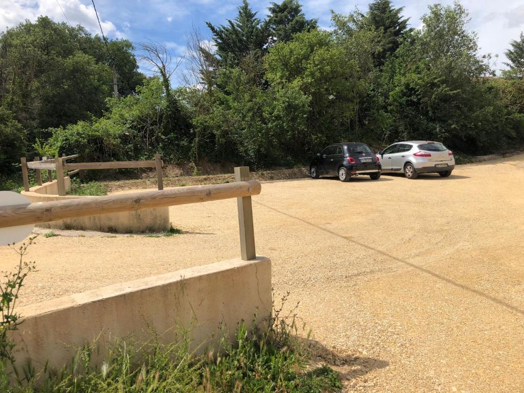 Les Centaurines Bastide des Crins Chemin du Moulinas, 30700 Saint-Siffret