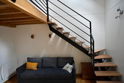 LES CHAMBRES AUX LOUPS