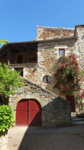 B&B / Chambre d'hôtes Les chambres d'hôtes Le Mas des Lucioles Le Village 07110 Vinezac Rhône-Alpes