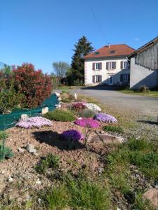 B&B / Chambre d'hôtes Les Chambres d Odile 1 Rue du Moulin 90300 Lachapelle-sous-Chaux Franche-Comté