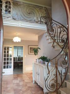 B&B / Chambre d'hôtes Les Chambres de KERCHELGEN 55 rue de Lampaul Guimiliau 29400 Saint-Sauveur Bretagne