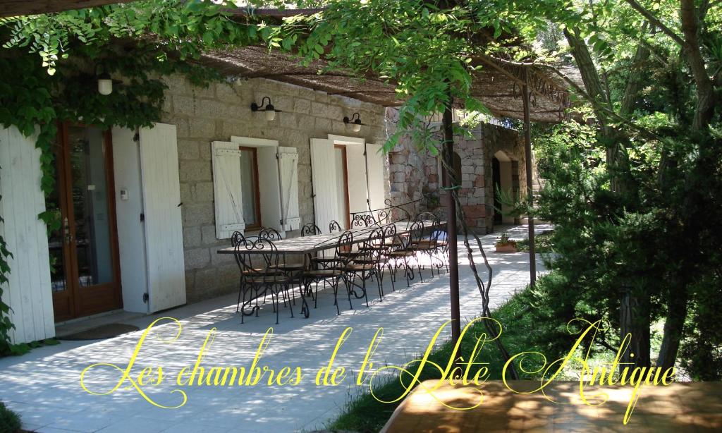 Les chambres de l'Hôte Antique PETRALONGA SALVINI Rue de l'église, 20137 Porto-Vecchio