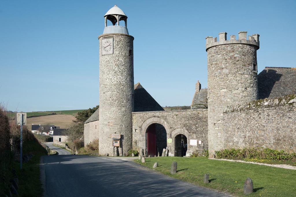 B&B / Chambre d'hôtes Les Chambres du Château du Rozel Le Château 50340 Le Rozel