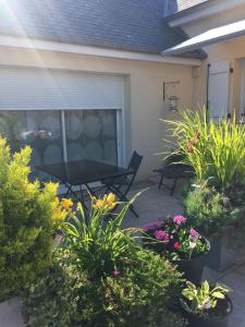 B&B / Chambre d'hôtes Les Charmilles 31 B Rue Sainte-Marie 50630 Quettehou Normandie