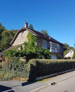 B&B / Chambre d'hôtes Les Charrons 5 Avenue des Appeaux 19230 Ségur-le-Château Limousin