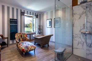 Les Deux Abbesses en Vert | La Grande Maison B&B