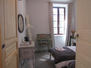 B&B / Chambre d'hôtes Les Deux Rives 1 Place de Tramesaygues 31440 Cierp Midi-Pyrénées