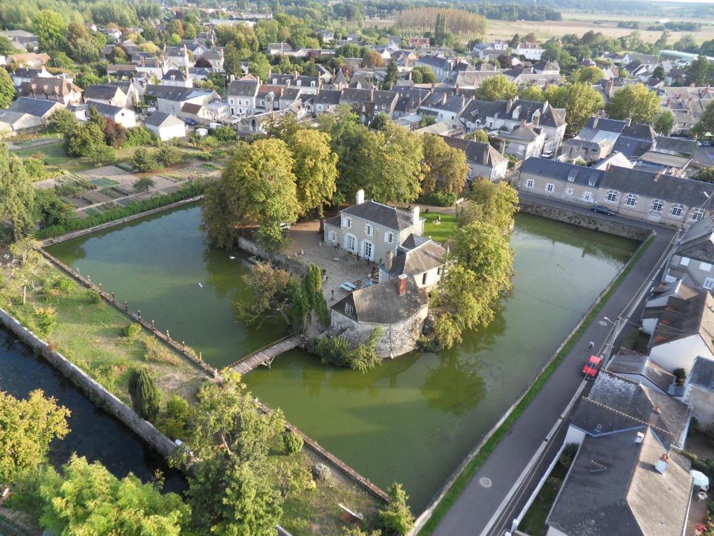 B&B / Chambre d'hôtes Les Douves 7 rue de l'Ecrevissière 41150 Onzain