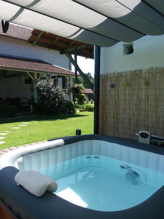 B&B / Chambre d'hôtes Les Eygletières 253 route de maillas La gare 40120 Bourriot-Bergonce