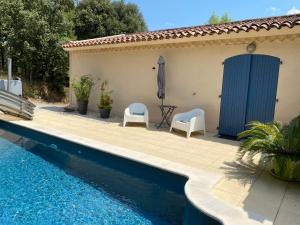 Les Garrigues Bleues