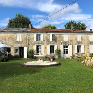 B&B / Chambre d'hôtes Les Geais 8 Rue du Petit Bois, les chaumes de pere 17700 Péré -1