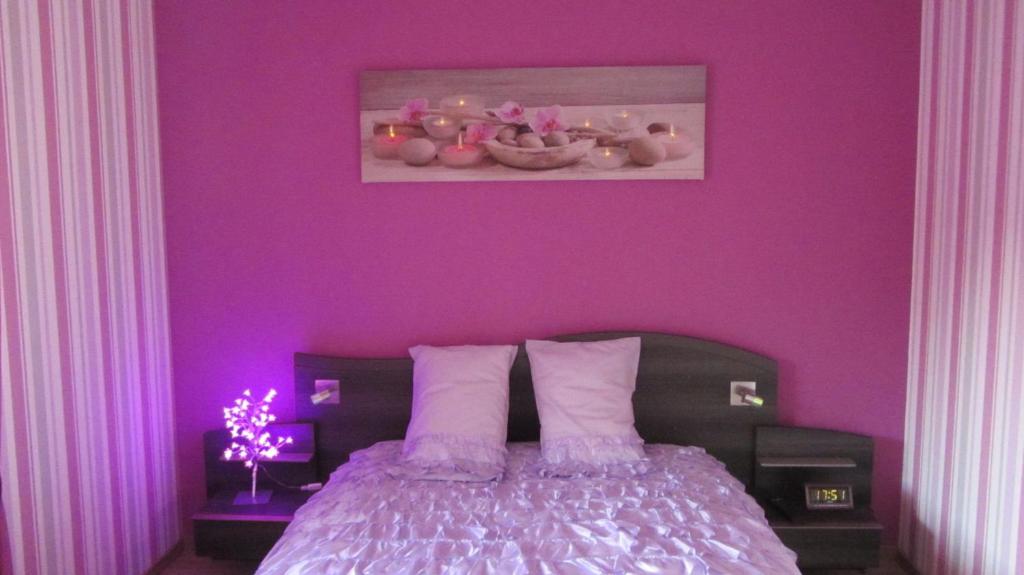 B&B / Chambre d'hôtes Les Glycines 85 rue de Toul 54200 Choloy