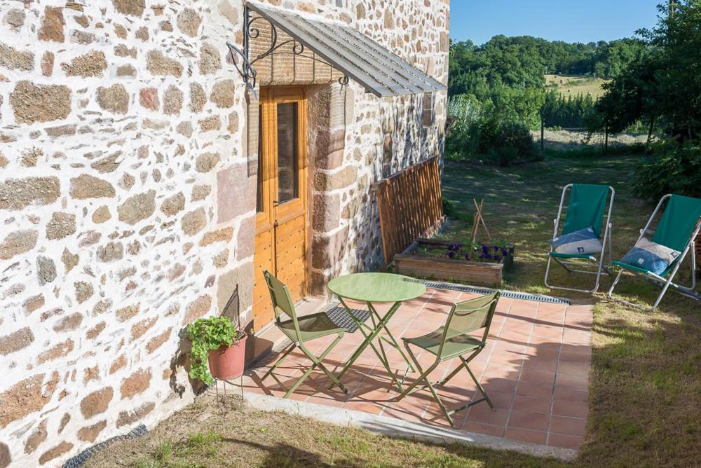 B&B / Chambre d'hôtes Les Granges De Cassard 59 IMPASSE DE LA HULOTTE 46120 Anglars