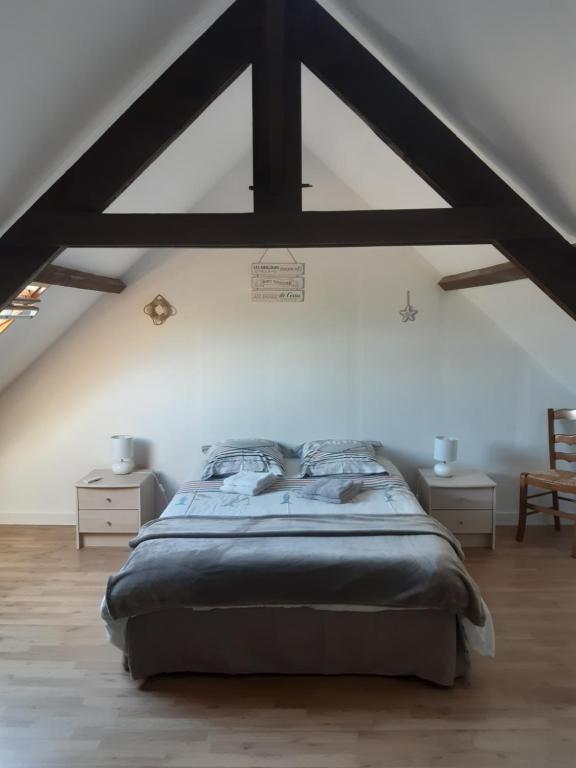 B&B / Chambre d'hôtes Les Greniers De Blanche 56 rue de la Greve 35960 Le Vivier-sur-Mer