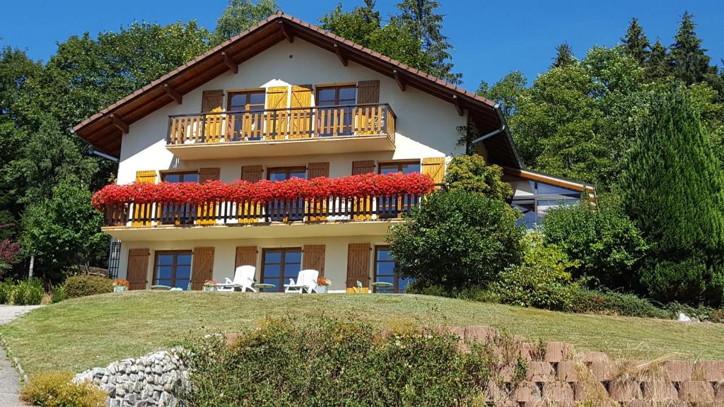 B&B / Chambre d'hôtes Les Hauts du Lac 36 avenue de la forêt des Xettes 88400 Gérardmer