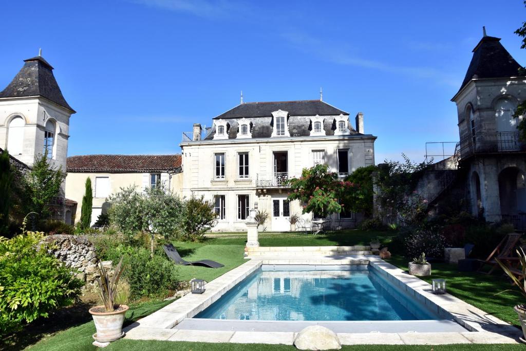 B&B / Chambre d'hôtes Les Hirondelles 2 rue du Château 16730 Fléac