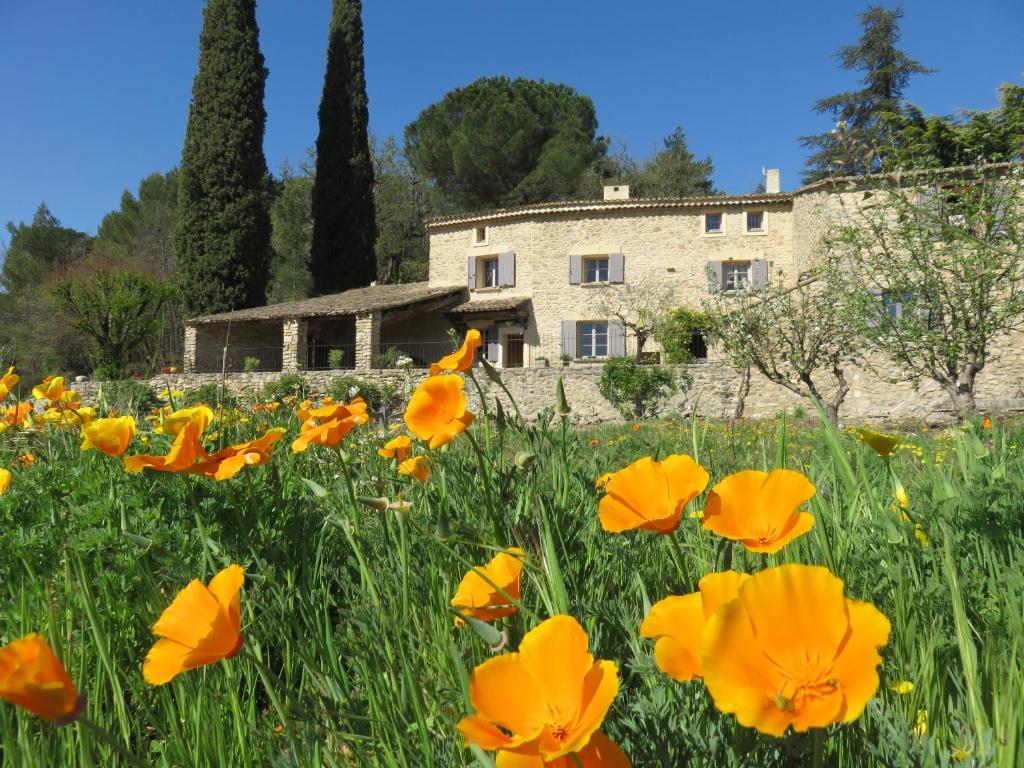 Les Logis de Paban Les Logis de Paban Chemin du Sublon, 84110 Crestet