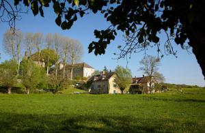 B&B / Chambre d'hôtes Les maisons vigneronnes messey 71700 Ozenay Bourgogne