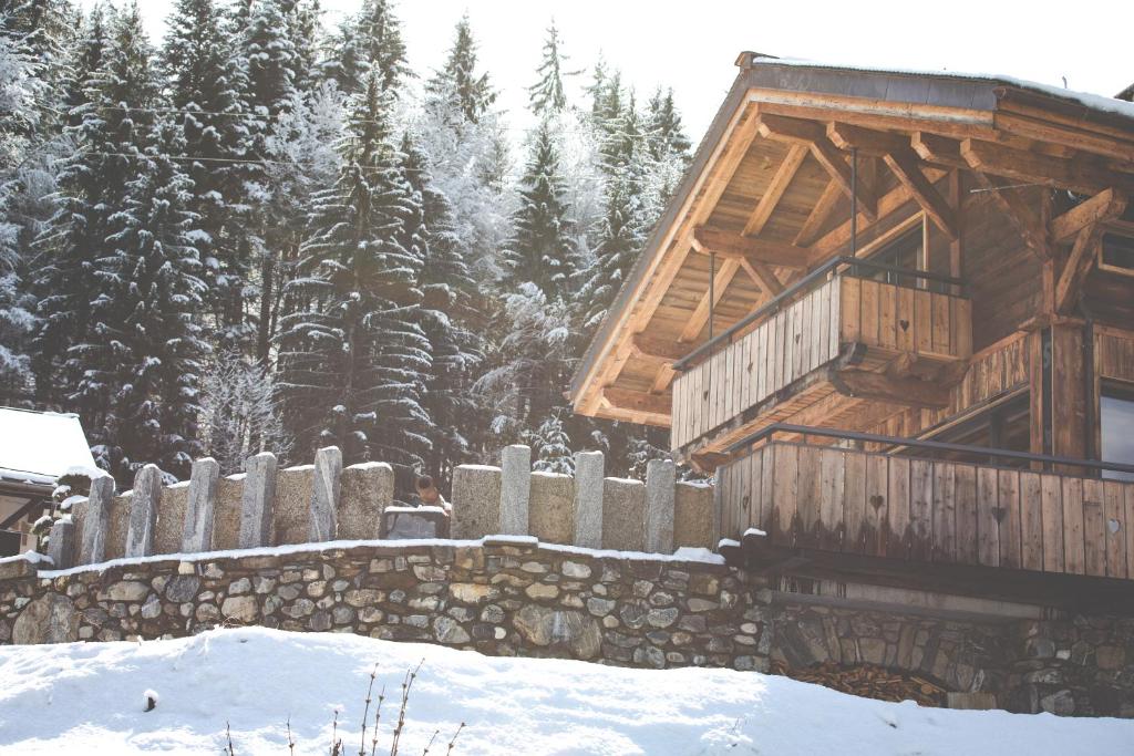 B&B / Chambre d'hôtes Les Mazots des Fées 203 CHEMIN IMPERIAL 74110 Morzine