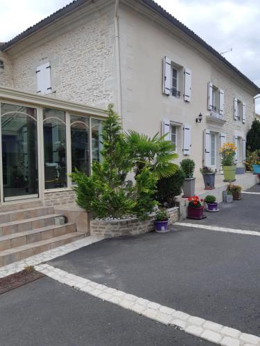 LES ORCHIDEES Ch Hôtes B&B 14 personnes Jaunay-Clan