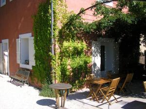 B&B / Chambre d'hôtes Les Passiflores 624 chemin du clos, Hameau les Huguets 84220 Roussillon Provence-Alpes-Côte d\'Azur