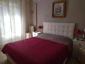 B&B / Chambre d'hôtes les petites roches 115 Blanc 07360 Saint-Fortunat-sur-Eyrieux Rhône-Alpes