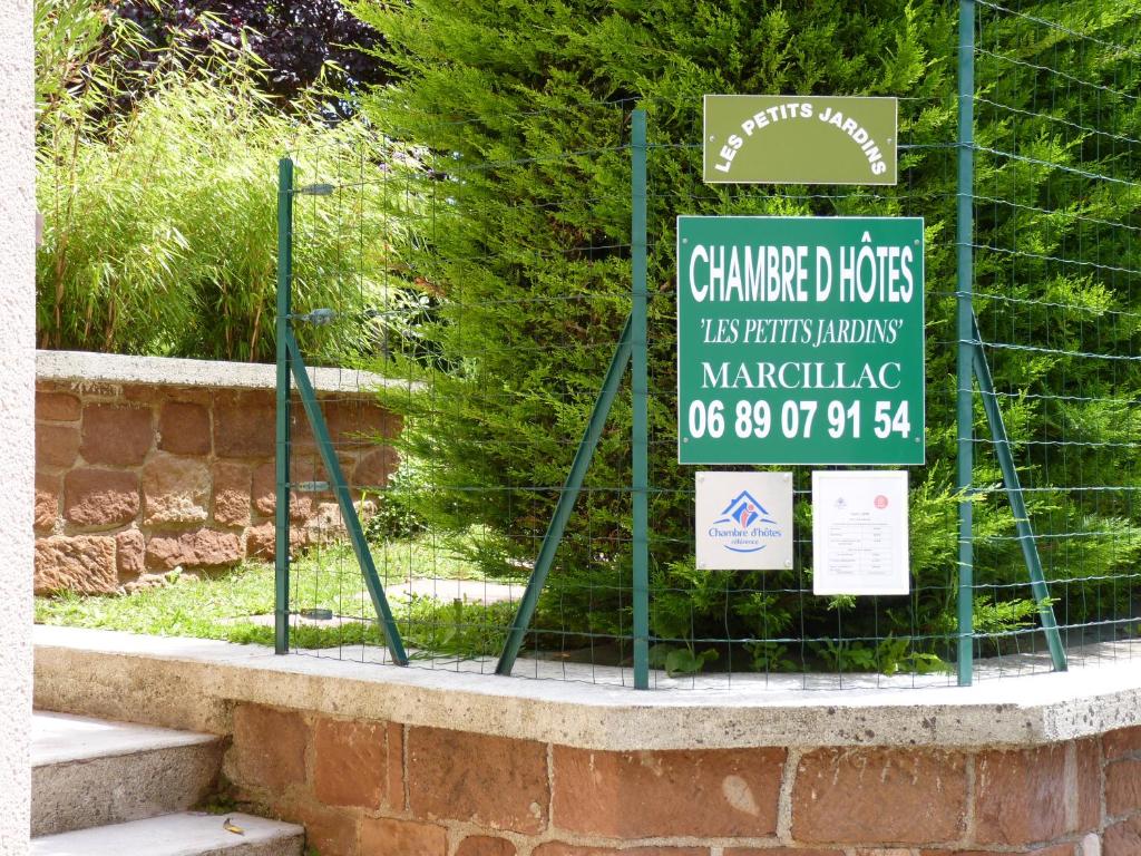 B&B / Chambre d'hôtes LES PETITS JARDINS Marcillac vallon 32 RUE DES COTEAUX 12330 Marcillac-Vallon