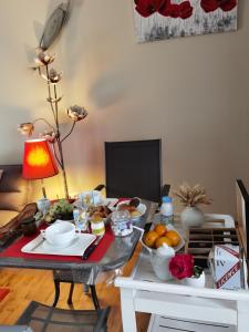 B&B / Chambre d'hôtes LES PINGOUINS DE LA MARNE 42 Quai d'Argonne 94170 Le Perreux-Sur-Marne Île-de-France