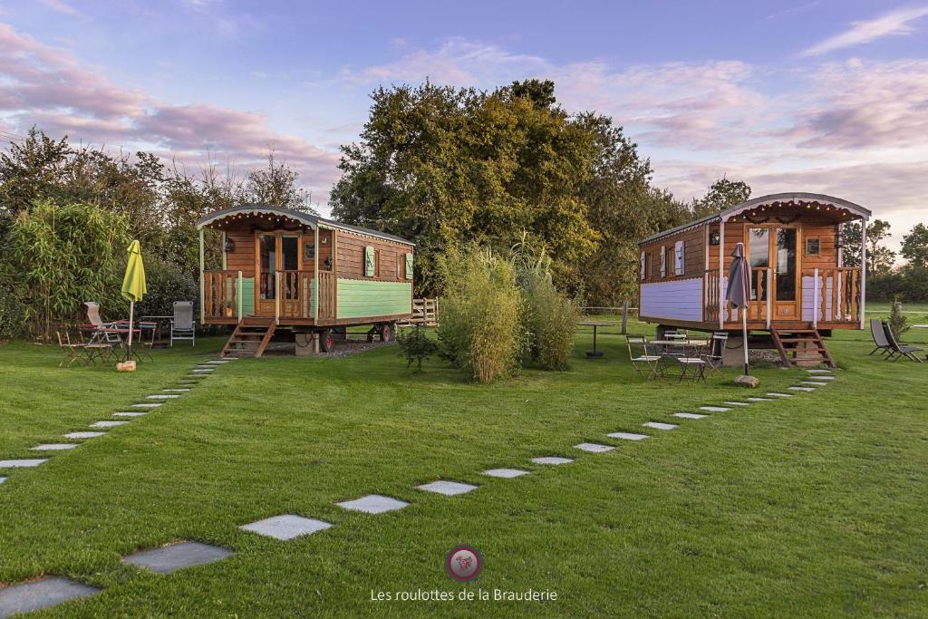 B&B / Chambre d'hôtes Les Roulottes de la Brauderie La Brauderie 49330 Brissarthe