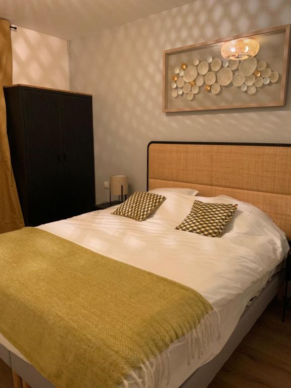 B&B / Chambre d'hôtes Les Suites de Vanves - Parc des expositions Porte de Versailles 10 rue Jullien 92170 Vanves