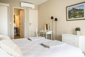 B&B / Chambre d'hôtes Les Terrasses du Luberon EURL Ledodolela Quartier les Bruillères 84480 Bonnieux Provence-Alpes-Côte d\'Azur