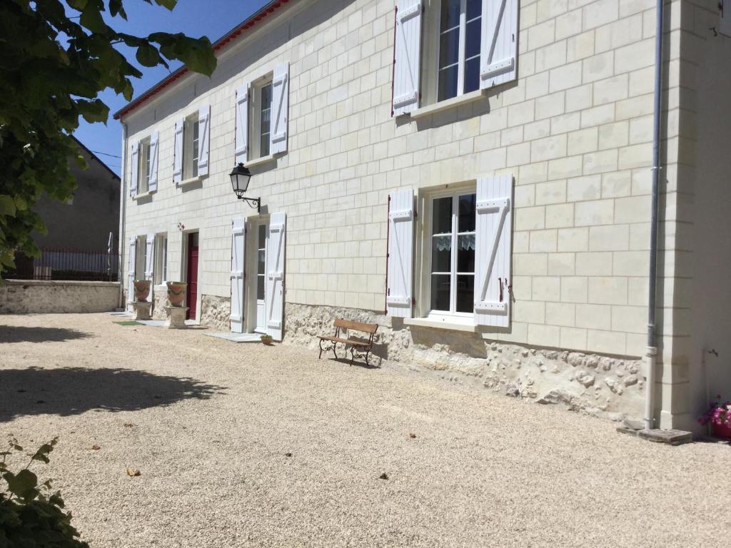 B&B / Chambre d'hôtes Les tilleuls de Mary 1 place de la bascule 37340 Rillé