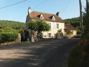 Les Trois Prunelles
