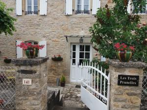 B&B / Chambre d'hôtes Les Trois Prunelles Pech Luquet, 141 Route des Cazelles 46160 Saint-Pierre-Toirac Midi-Pyrénées