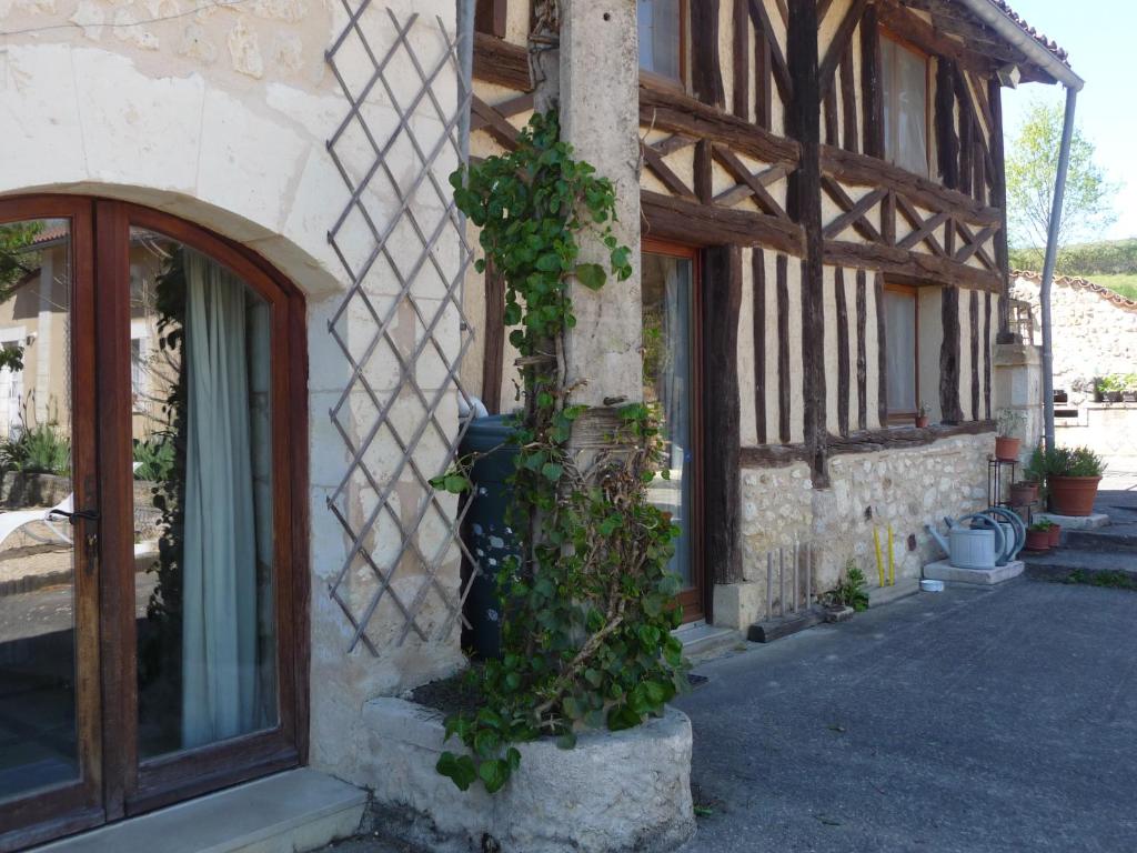 B&B / Chambre d'hôtes Les Tuileries RD 44 Les Tuileries 24410 Ponteyraud