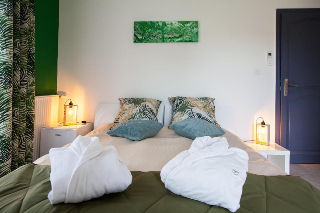 B&B / Chambre d'hôtes Les villas du triangle - chambres d'hôtes 58 Rue de l'Abrivado 30000 Nîmes