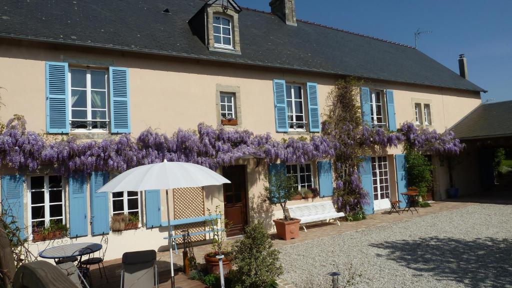 B&B / Chambre d'hôtes Les Volets Bleus 9 Rue Michel Montaigne (Saint Martin Des Entrees) 14400 Bayeux