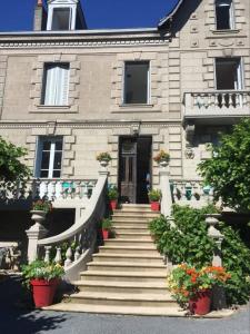 B&B / Chambre d'hôtes Lime trees 12 Rue des Écuyers 19230 Arnac-Pompadour Limousin