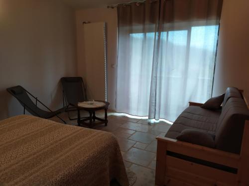 B&B / Chambre d'hôtes Limone Vallée 1010 Le Cassot 26350 Montrigaud Rhône-Alpes